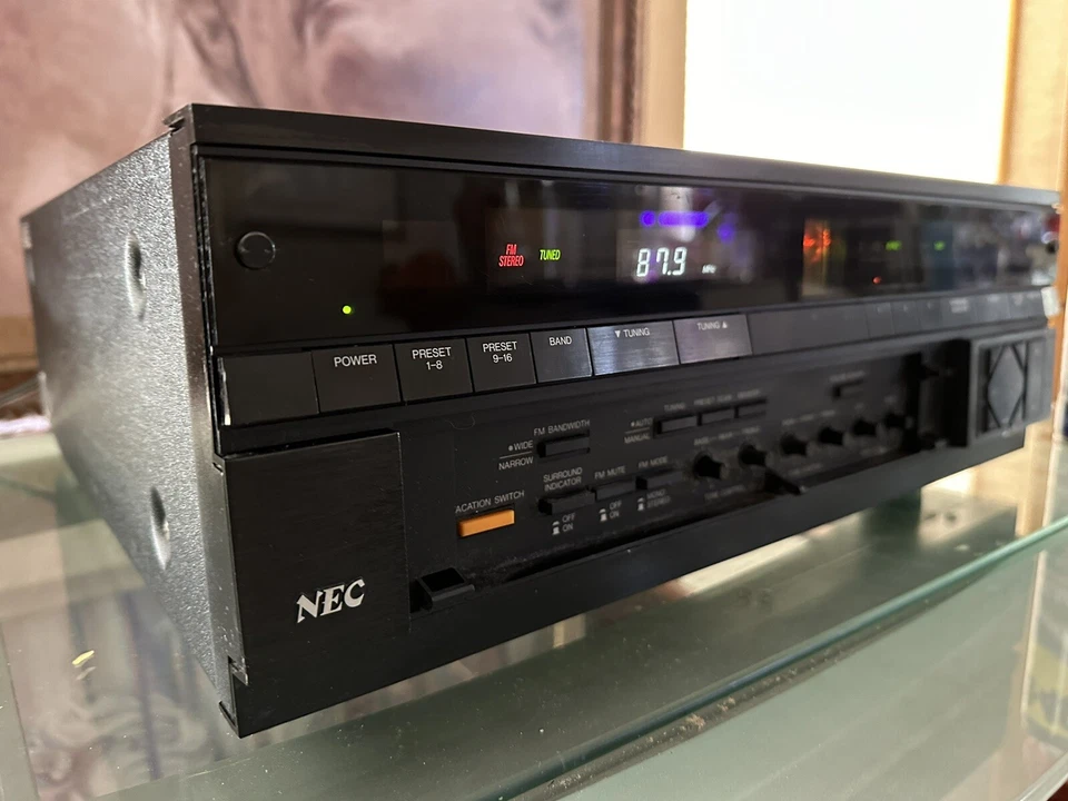 Receptor estéreo de sonido envolvente NEC AVR-1000E  Foto 3 de 4