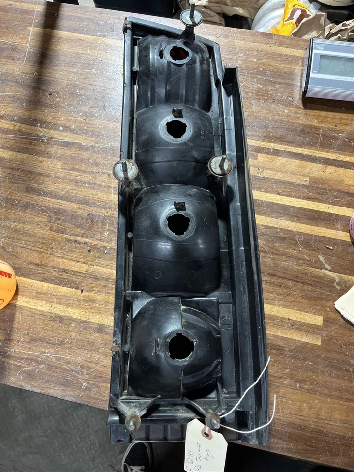 Lanterna traseira Firebird destro 1982–1984 - Imagem 2 de 2