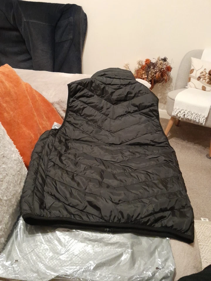 Thermal Vest Heated Lightweight Electric Warming Vest for Men Or Women USB Heat - Image 2 of 3