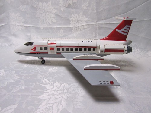 VINTAGE LEGO CITY AIRPORT 7894 2006 RETIRED USED - Picture 17 of 24
