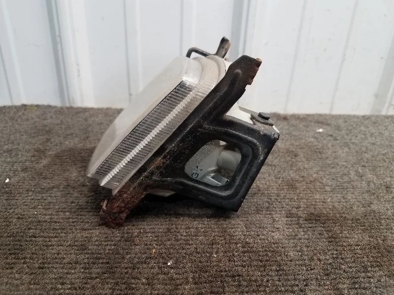 Luz antiniebla derecha pasajero Kia Rio 2006-09 Foto 3 de 4