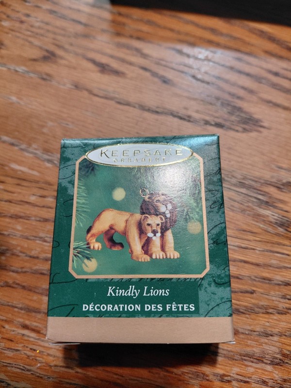 "Kindly Lions" MINIATURE Hallmark Keepsake Ornament