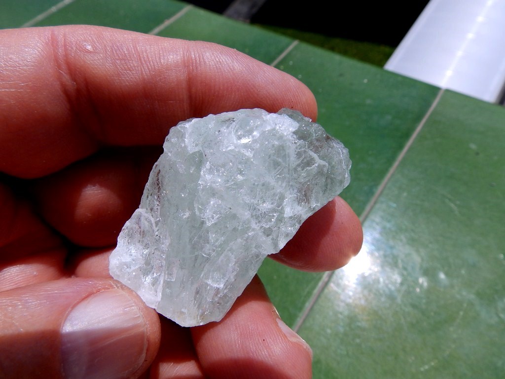 MINERALES " EXCEPCIONAL CRISTAL DE AGUAMARINA AZUL-VERDOSO DE BRASIL - 7C17 "