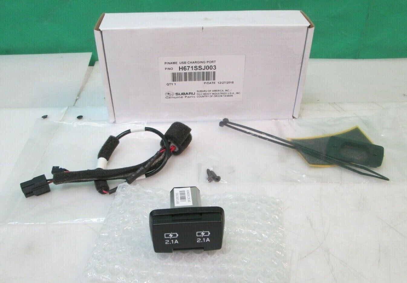 OEM Subaru USB Charging Point 2 Ports 2.1 AMPS H671SSJ003 Forest