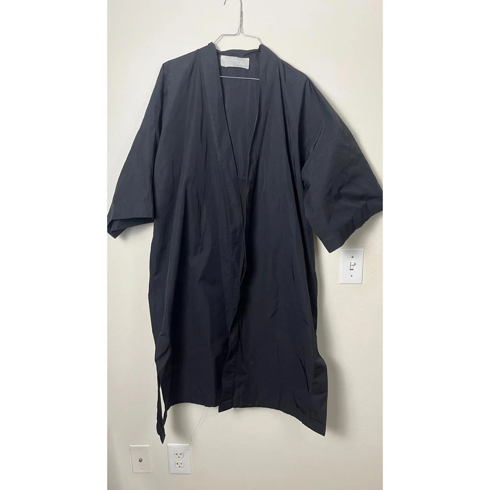 JAQUETA ROUPÃO PLISSADO AVANT GARDE NANCY STELLA SOTO - Imagem 2 de 4