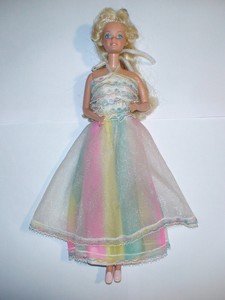 Hallmark Biglietto D Auguri Di Compleanno Di Barbie Sesto Compleanno Dimensioni Medie Lingua Italiana Non Garantita Amazon It Cancelleria E Prodotti Per Ufficio