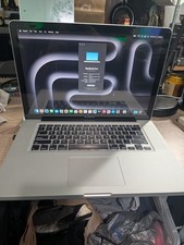 Macbook Pro 15" Core i7 16GB RAM 256GB SSD MacOS Sequoia 15.7.4 Bundle