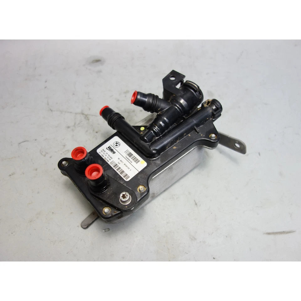 BMW F10 528i xDrive 2012-2016 sedán intercambiador de calor enfriador de aceite para transmisión automática OEM Foto 2 de 4