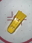 VTG‼ Omega Supreme YELLOW LEG CLIP Shield Part 1985 G1 Transformers Hasbro • VG‼