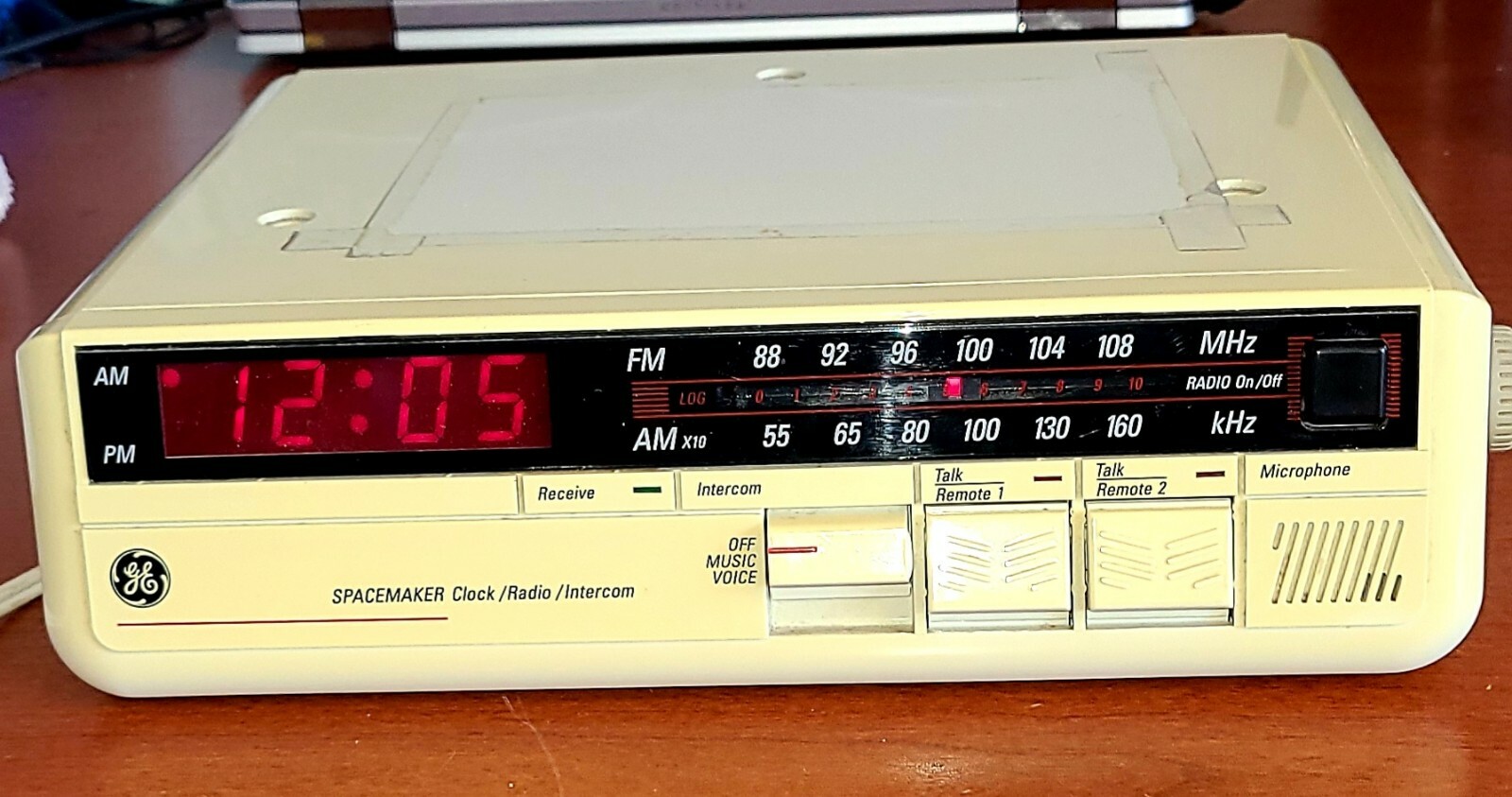 Vintage GE General Electric Spacemaker 74295A AM/FM Clock Radio Works