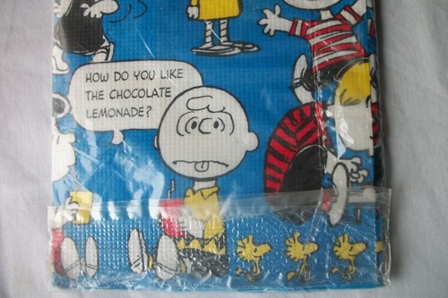 Hallmark Paper Tablecloth Peanuts Snoopy Charlie Brown Border Design - Picture 6 of 8