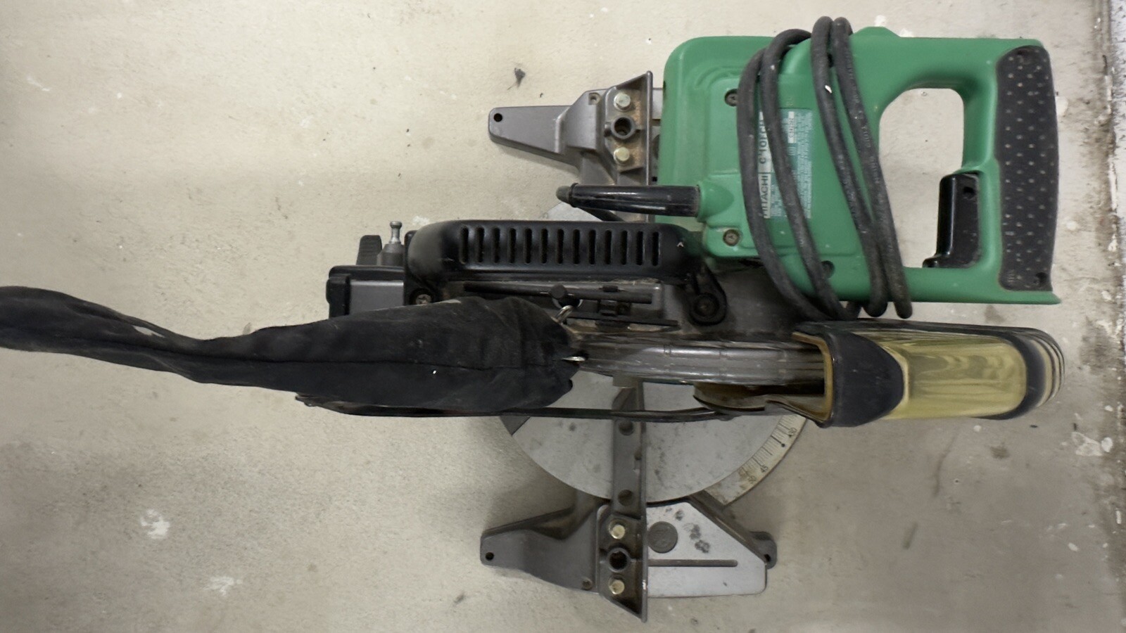 Hitachi C10FCH Compound Miter Saw with Laser Marker eBay