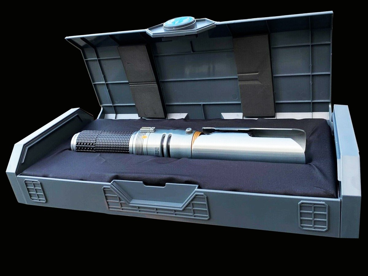 DISNEY STAR WARS GALAXY'S EDGE CAL KESTIS LEGACY LIGHTSABER HILT