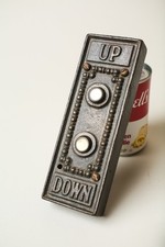 BOUTON D'APPEL D'ASCENSEUR VINTAGE EN FONTE