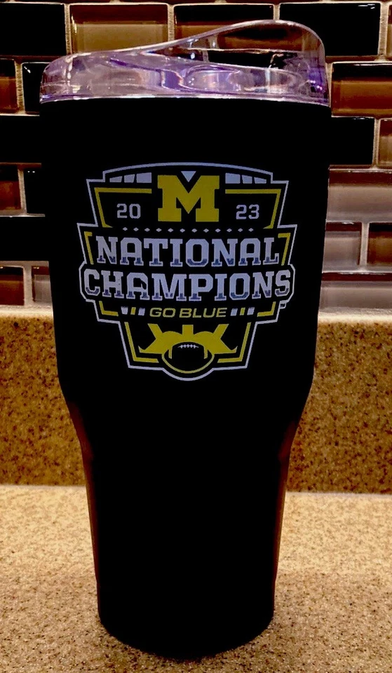 University Of Michigan Tumbler | Campeonato Nacional 2023 30 Oz - Marcas de logotipo - Imagem 2 de 4