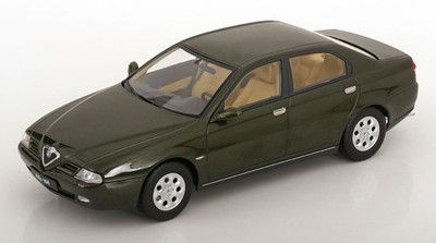 1:18 Triple 9 Alfa Romeo 166 1999 darkgreen-metallic