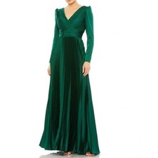 Ieena Mac Duggal Green Pleated Long Sleeve Satin A-Line Gown Dress Size 4 $458