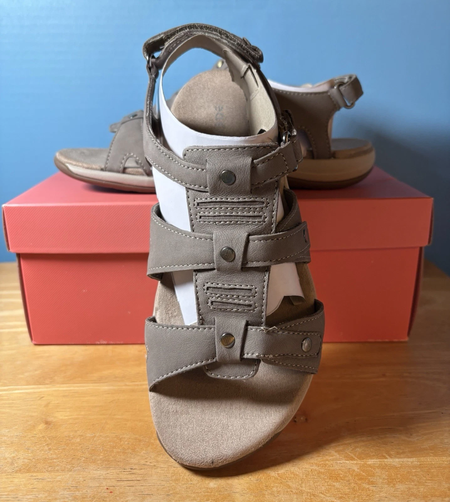 NEW BALANCE Sandalo donna Easy Spirit Sailors Taupe taglia 6 1 2 WW cinturino alla caviglia piatto nuovo