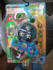 TMNT Mini Turtle-Top Playset (Michaelangelo's Football Version)