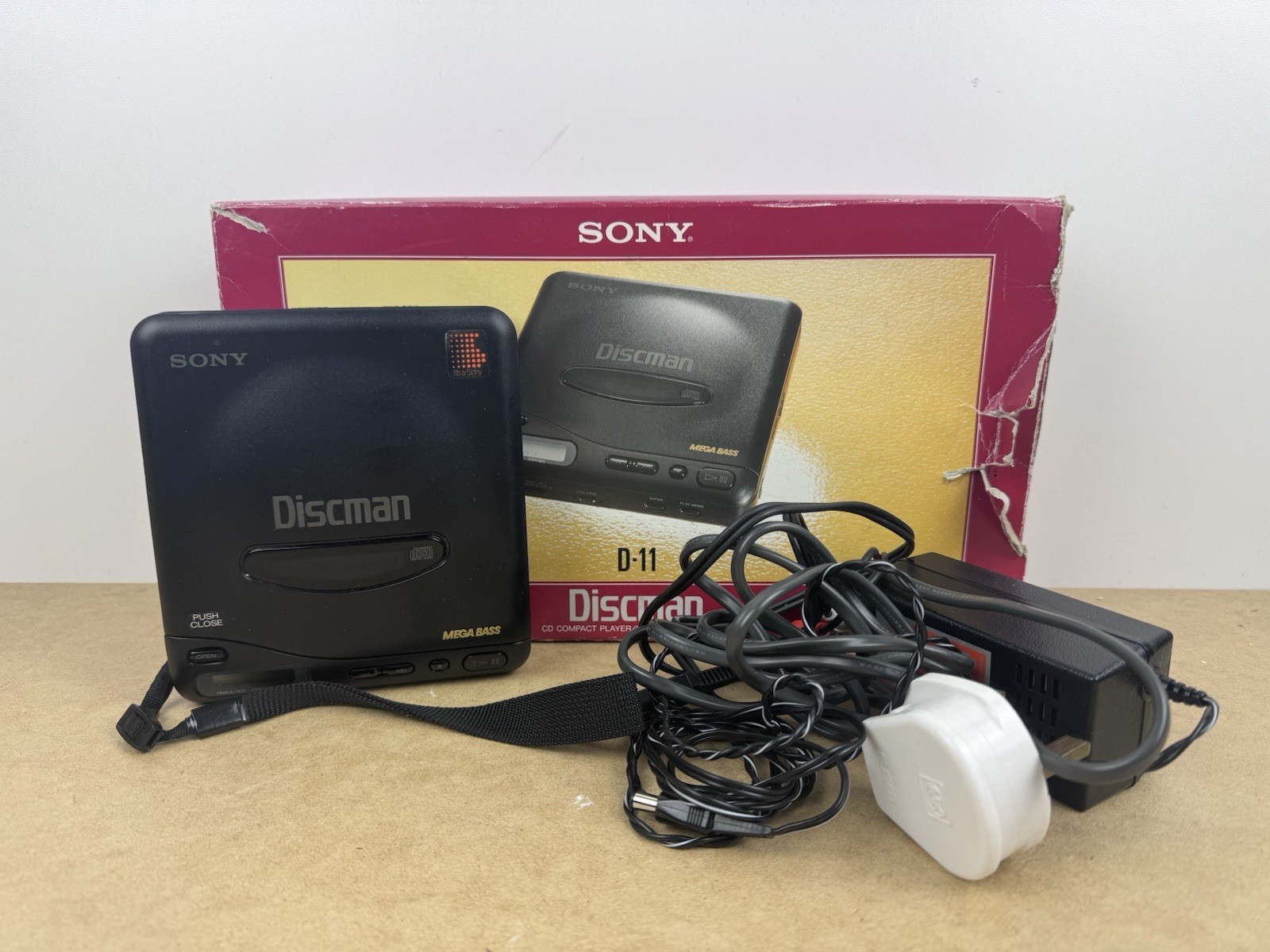 Sony Discman D-11 Portable CD Player Vintage Mega Bass Boxed Working