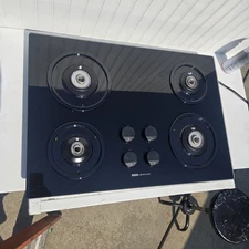 JENN-AIR Black Gas Cook Top CCG4573 Modern Glass 4-Burner  Clean S1