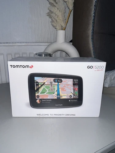 TomTom Go 5200 Car SAT NAV System