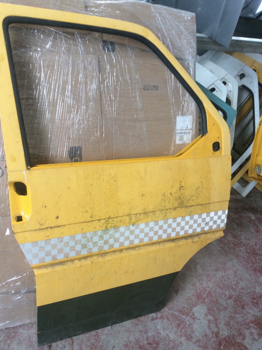 T4 VW T4 TRANSPORTER 1996 - 2003 DRIVERS RIGHT FRONT DOOR IN YELLOW