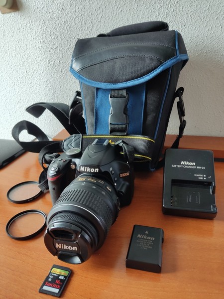 📸 Kit cámara profesional Nikon D3200 como nueva