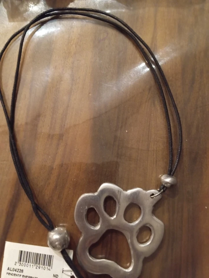 Collana Impronta Nuova Alluminio Riciclato Vestopazzo  - Immagine 3 di 4