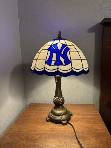 New York Yankees Tiffany Style Table Lamp Stained Glass MLB Decor 20" Vtg 2003