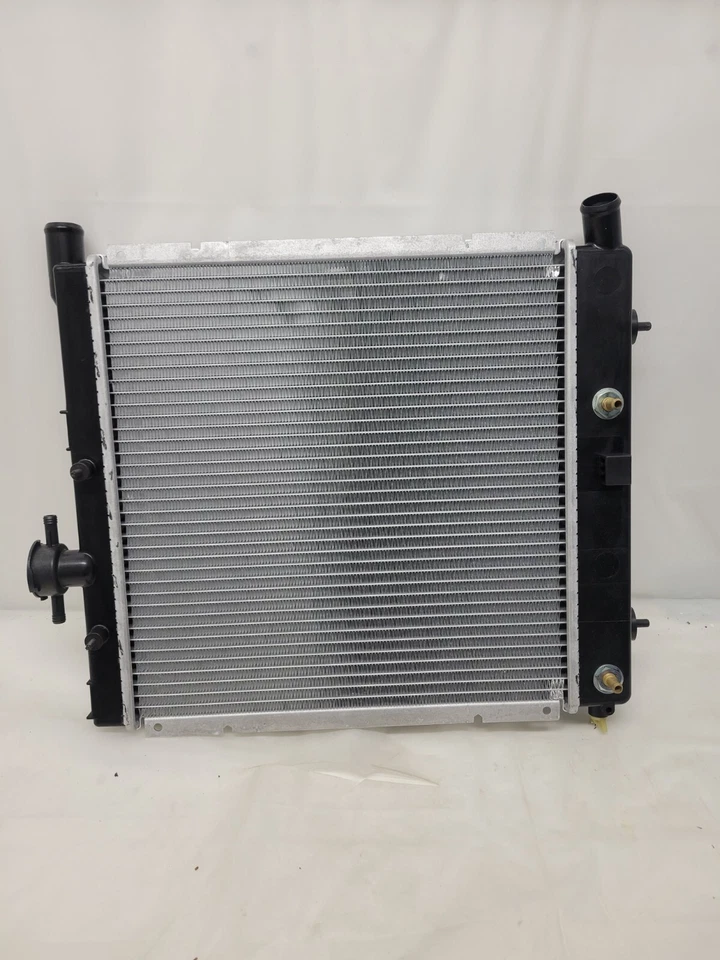 90-92 CHRYSLER TOWN AND COUNTRY RADIATOR MAX COOL (LOWER HOSE ON RIGHT SIDE) Foto 2 de 4