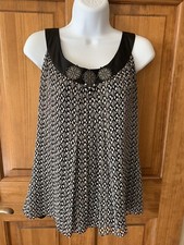 Nine West Embellished Swing Top sz 4