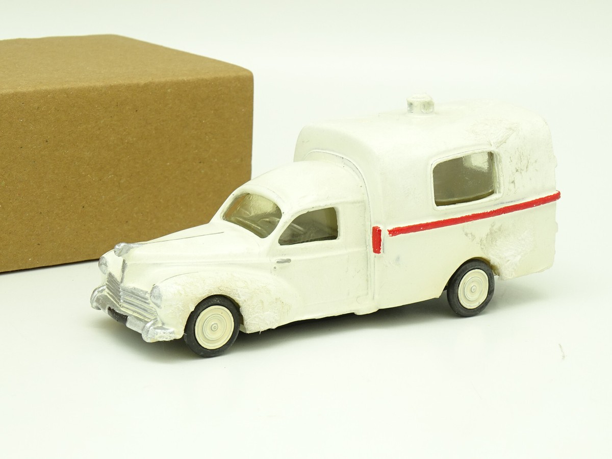 AMR Kit Monté 1/43 - Peugeot 203 Fourgonnette Noire - Modèle Réduit (sans Boîte)