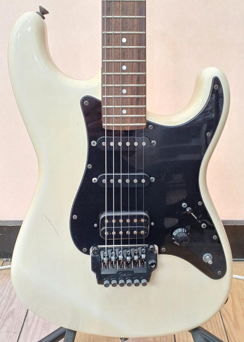 Fender Japan ストラトキャスター ST-556 1980年代日本製 Fender Japan ST-556 Custom Order Stratocaster White MIJ 1984