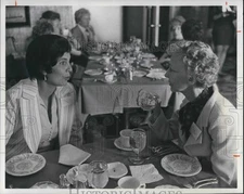 1973 Press Photo Mrs. Hugh Kelly and Phyllis Peckham at Clevelander Club