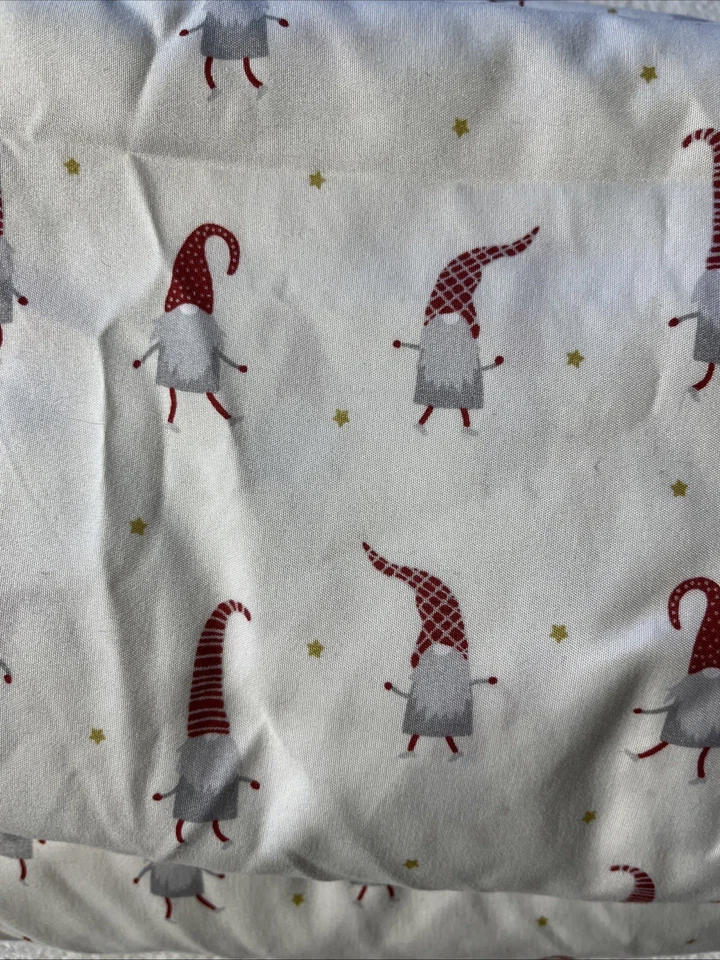 Cynthia Rowley Christmas Gnomes Off White Poly Full? 床单 — 第 2/4 张图片