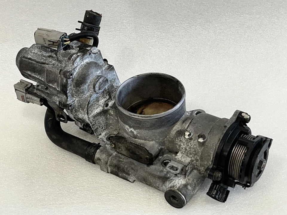 1999 LEXUS LS400 КОРПУС ДРОССЕЛЬНОЙ ЗАСЛОНКИ 22030-50110 - Изображение 2 из 4