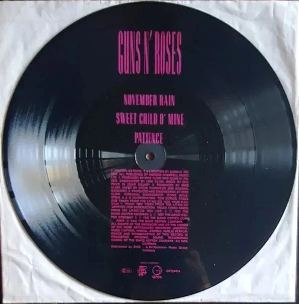 GUNS N' ROSES CD / Vinyl Box, Destruction Lies: The Road To Illusion Signed - Bild 3 von 4