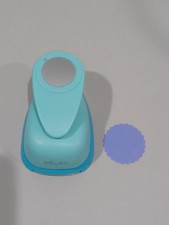 The Paper Studio Scalloped Circle paper punch 2 Scrapbooking