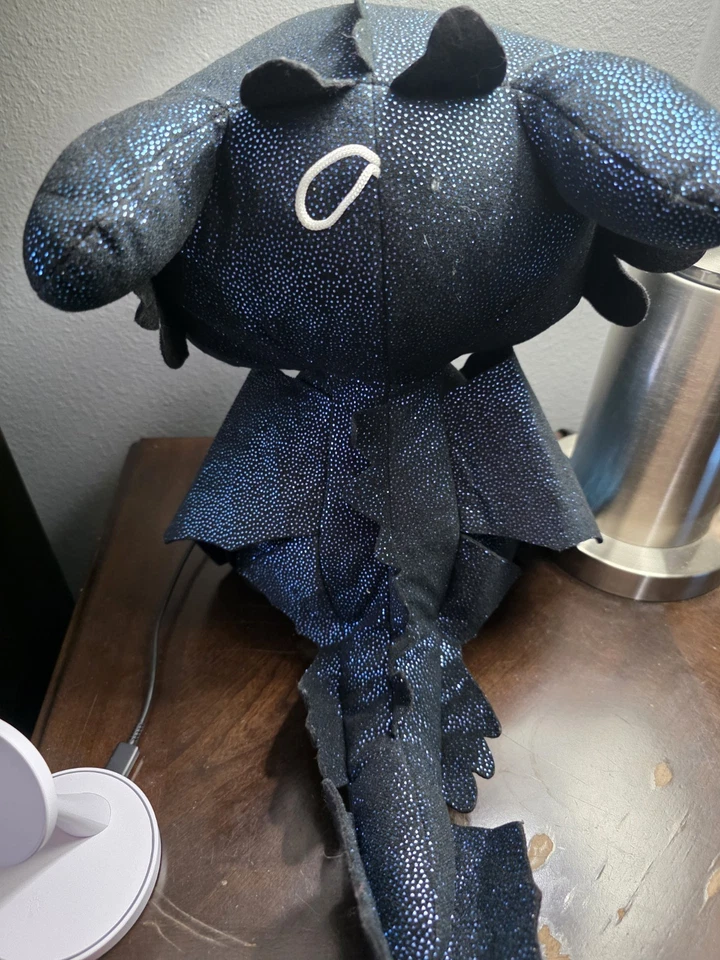 Peluche Dreamworks Cómo entrenar a tu dragón sin dientes El mundo oculto 12 en negro Foto 2 de 4