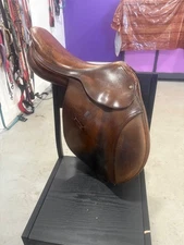 Pessoa english jumping saddle close contact