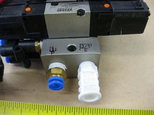 SMC VZ3240 Pneumatic Valve Bank 24VDC Solenoid Valves 10 Snap Hose Fittings Muff - Picture 6 of 12
