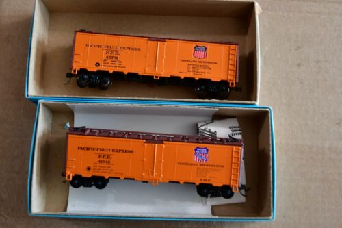 2 Athearn 40' Pacific Fruit Express Refrigerator Car kits Kadee couplers NIB