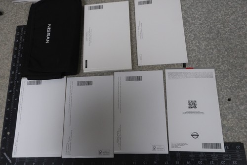 Nissan Rouge Owner's Manual 2014 Navigation Book Set 14 Free Shipping OM827 - Picture 2 of 2