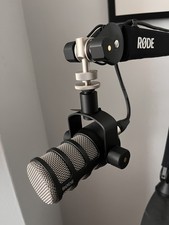 Rode PodMic Dynamic Podcasting Microphone + PSA1 Plus Pro Studio Boom Arm