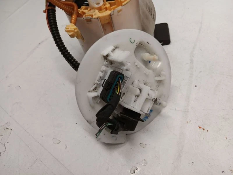 Bomba de combustible Mercedes CLA250 A220 20-21 2474703300 Foto 4 de 4