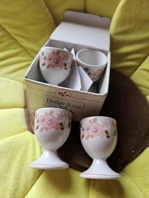  STIEFEL 80er Jahre Vintage Set x 4 Keramik Eierbecher - Ostern. Heckenrose - unbenutzt 
