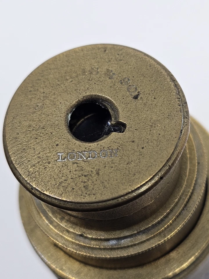 Antiguo telescopio de 4 secciones de vidrio espía de 17" de latón del siglo XIX - T. Harris & Son London Foto 4 de 4