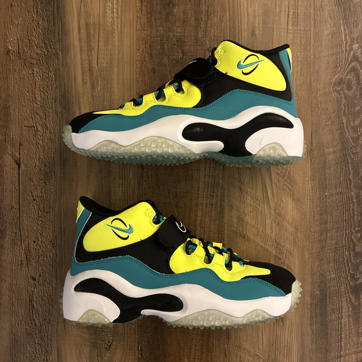 2014 Nike Air Zoom Turf Barry Sanders Volt Green Black Size 8.5