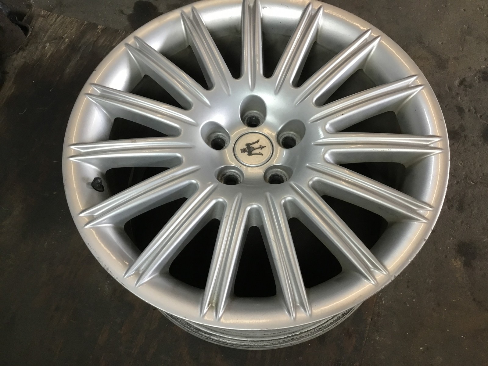 Maserati Coupe GT 2003 Rear Wheel Rim R18 18x9.5 Size 18 Inch 02-06 ;:Y